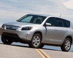 Новый мужественный Toyota RAV4