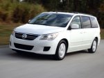 Volkswagen пока не снимает с производства минивэн Routan