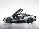 Вслед за видеотизером появились и фотографии серийного спорткара BMW i8