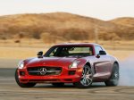 Суперкар Mercedes-Benz SLS AMG продержится на конвейере еще год