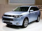 Гибридный Mitsubishi Outlander подготовили к продажам в России