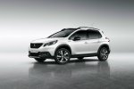 Обновленный Peugeot 2008 перестал быть секретом