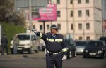 Имеет ли право гаишник требовать водителя покинуть машину